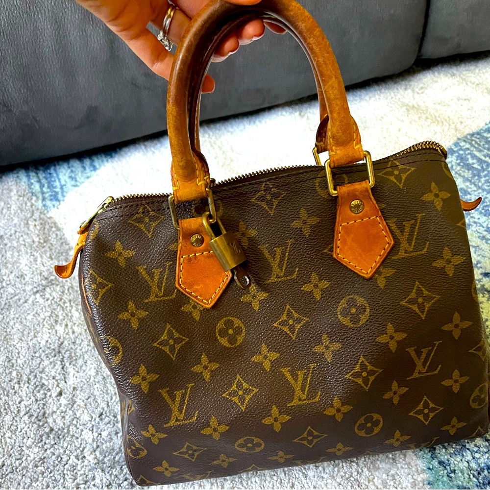 Louis Vuitton speedy 35